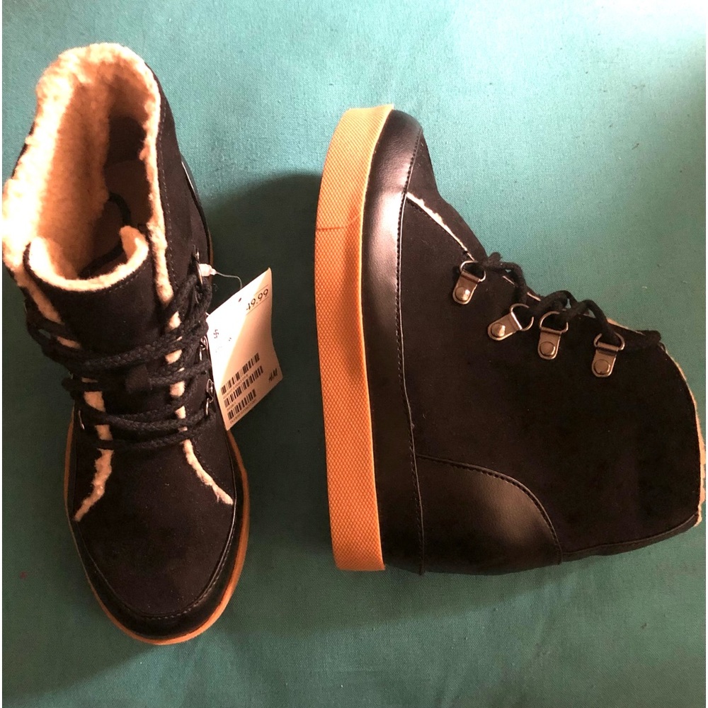 H&M NWT BLACK ANKLE BOOTIES